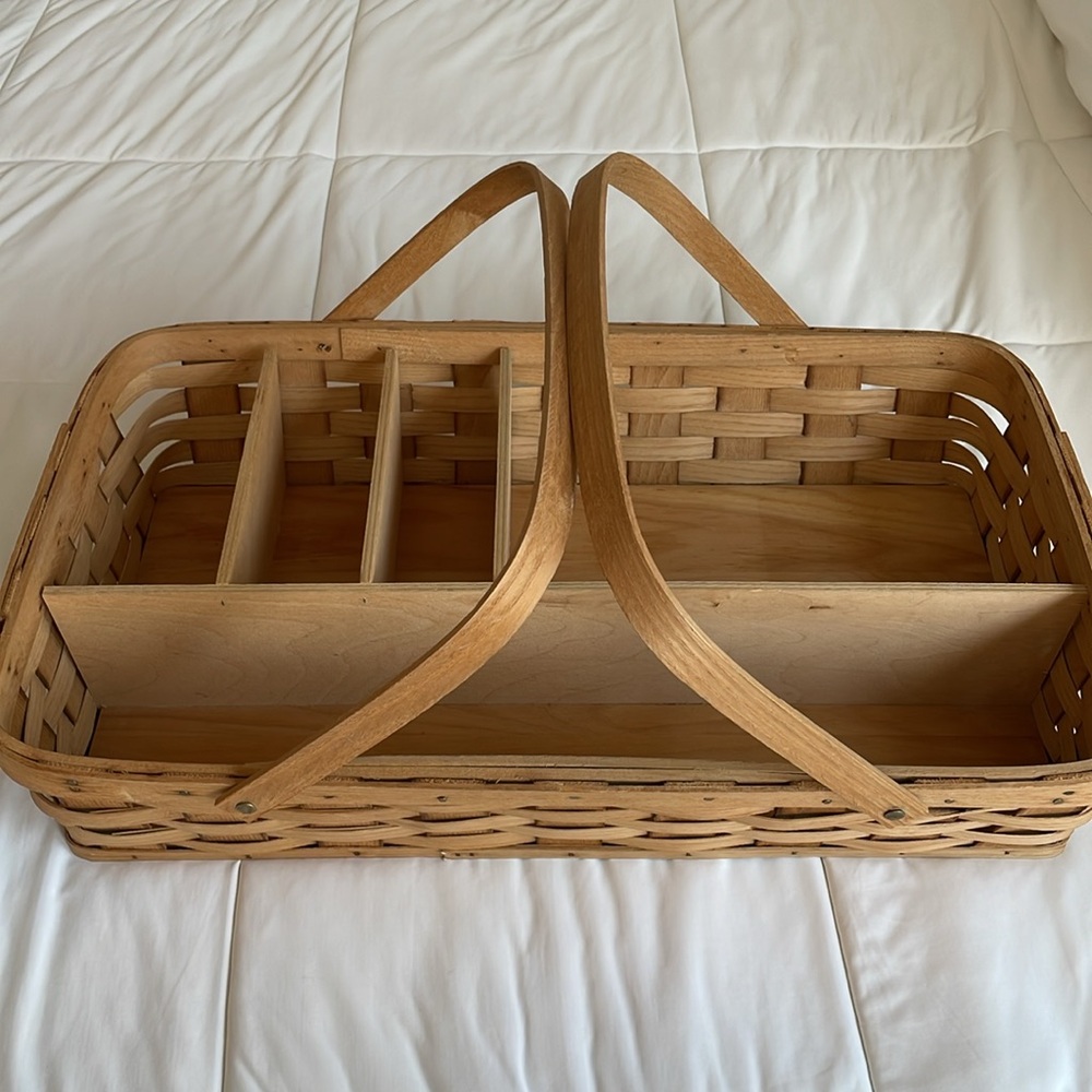 Vintage Large Basketville picnic basket or Snack Basket